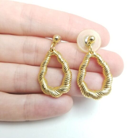 Vintage Gold Tone Dangle Drop Shaped Earrings, Lightweight Minimal Classic Style - Picture 1 of 6